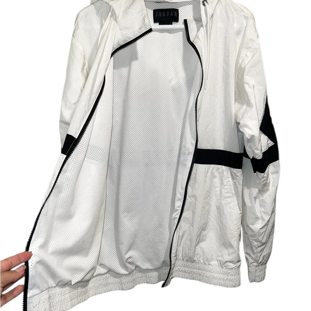 Jordan Brand Mesh-Lined Windbreaker Jacket - White/Black - medium size .